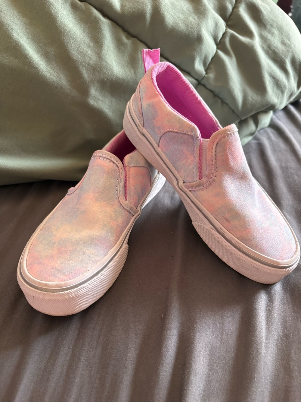 Vans Kids Slip-On Shoes in Pastel Pink Iridescent